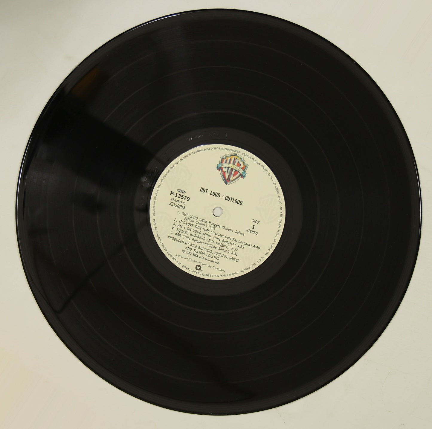 アウト・ラウド / OUT LOUD